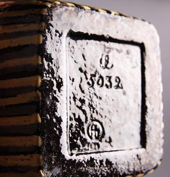 YTTERFODER, ett par, möjligen Mari Simmulson, Uppsala Ekeby 1950-60-tal.