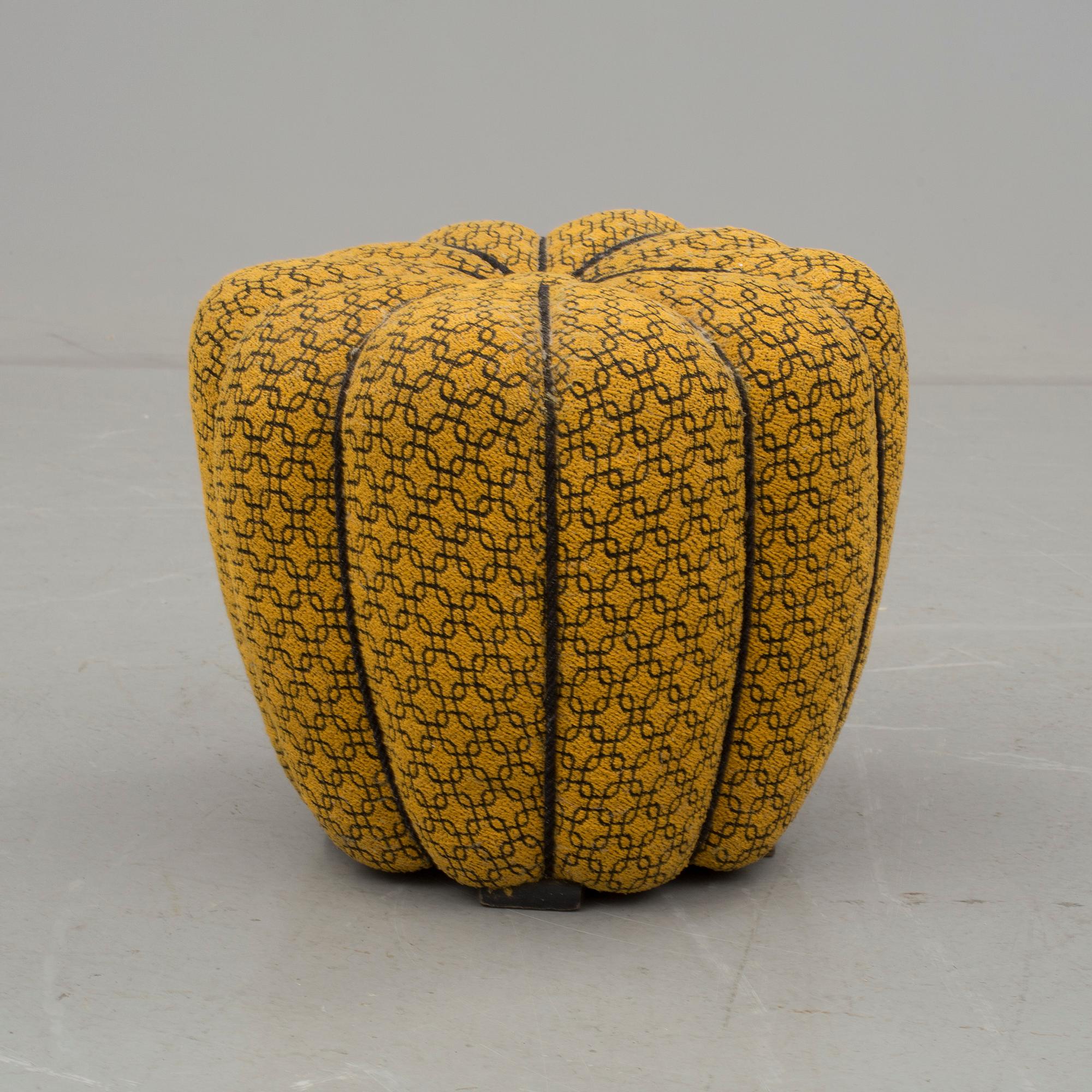 SITTPUFF, 1900-talets mitt.
