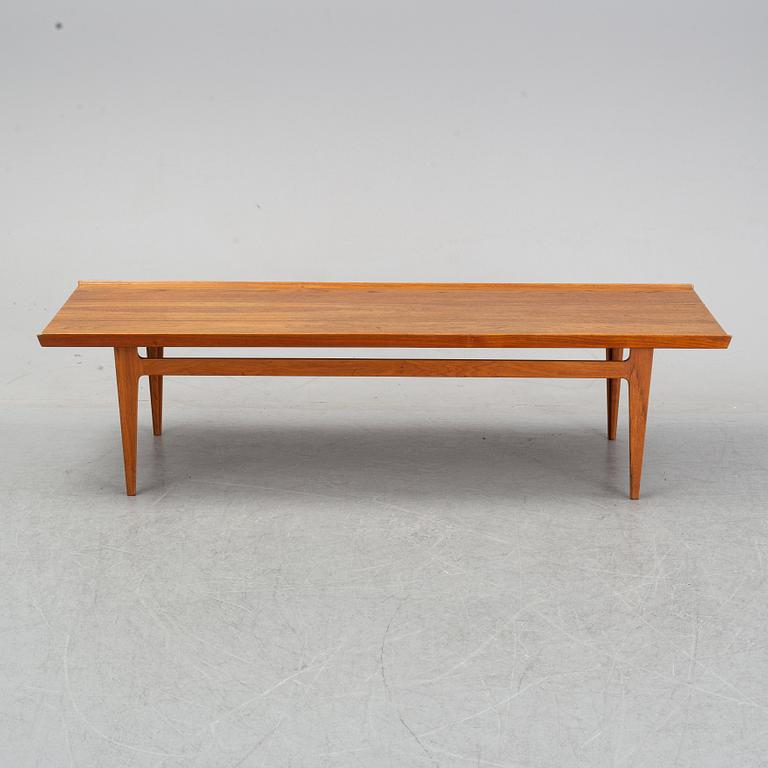 Finn Juhl, a teak coffee table for France & Son, mid 20th century.