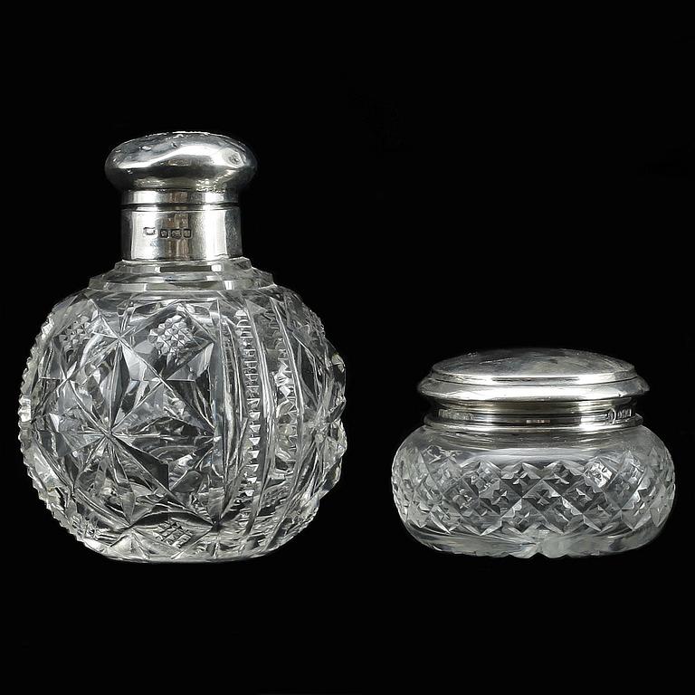 FLAKONGER, 2 st, Sheffield 1800-tal samt London 1920-tal.