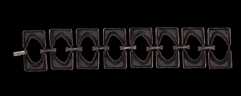 ARMBAND samt RING, sterling silver. Sten & Laine, Åbo 1972. Vikt totalt ca 72 g.