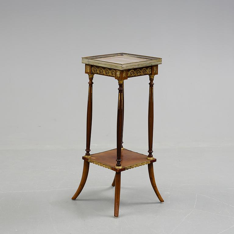 LAMPBORD, Louis XVI-stil, 1900-talets första hälft.