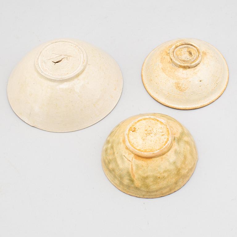 Three ceramic glazed bowls, presumably Yuan/Ming dynasty.