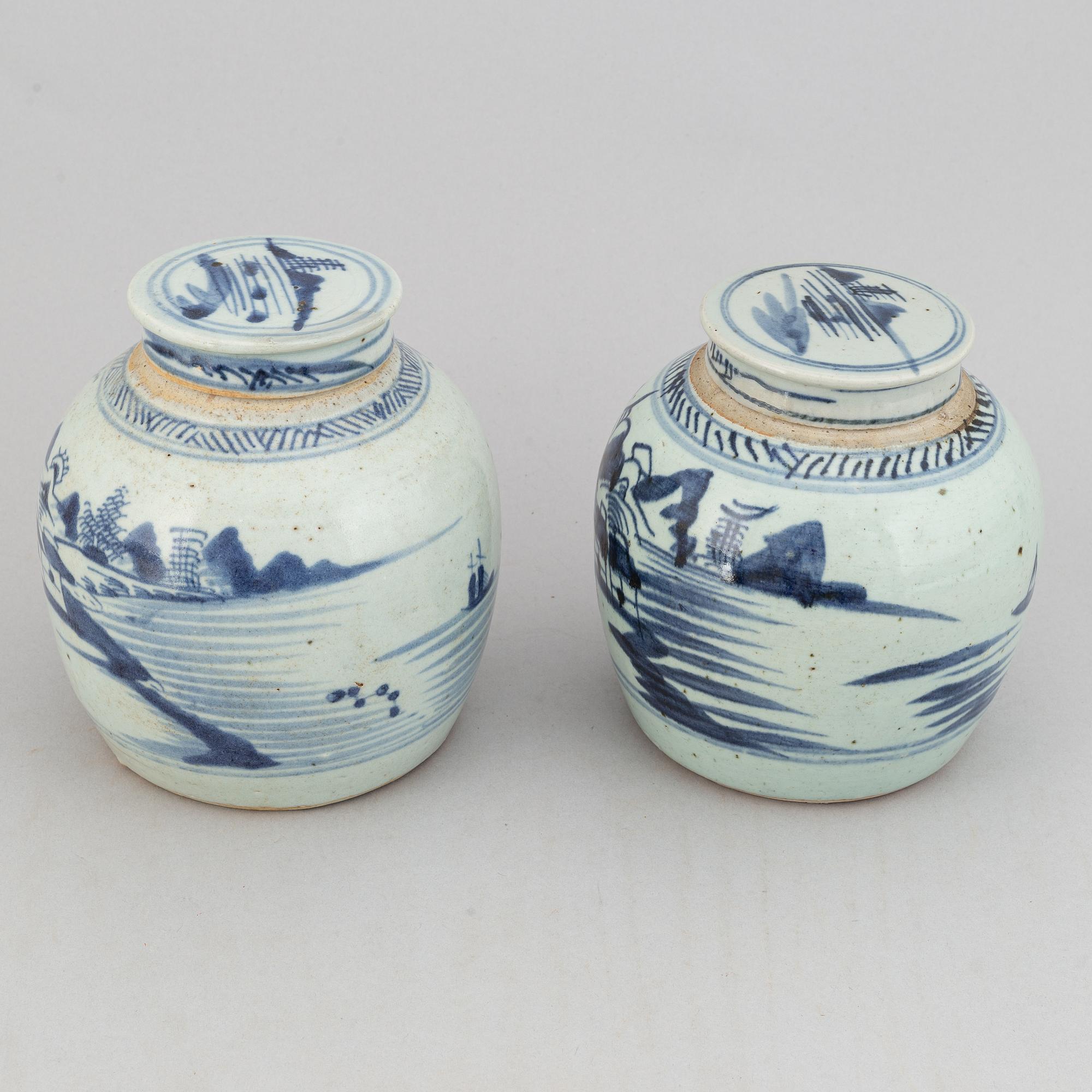 Two blue and white jars with cover, Qing dynasty, 19th Century.