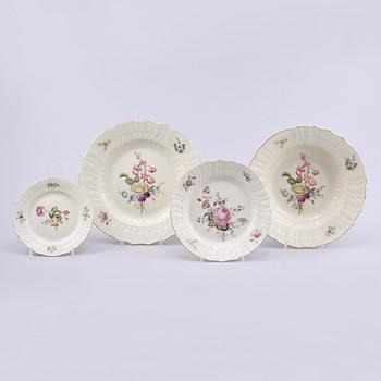 MATSERVIS, 59 delar, porslin, "Frijsenborg", Royal Copenhagen, 1900-tal.