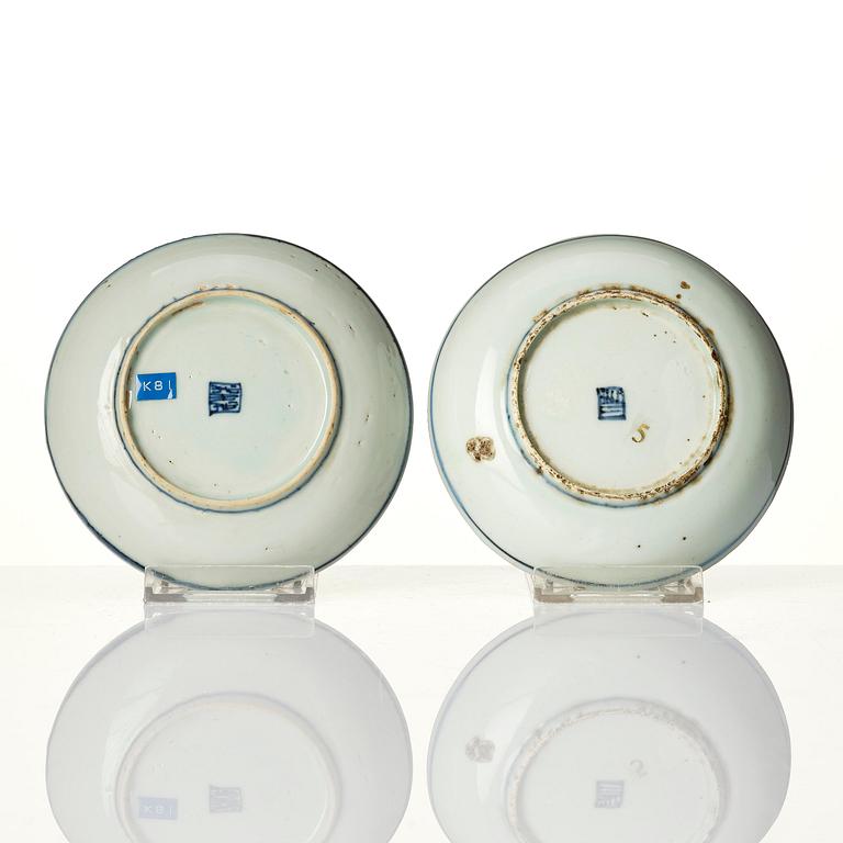 A set of two blue and white dishes, late Ming dynasty, Jiajing (1522-66).