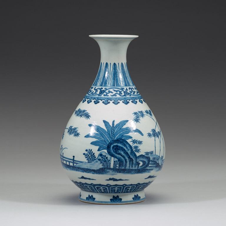 A blue and white vase, Qing dynasty, with Xianfeng's six character mark and period (1851-1861).