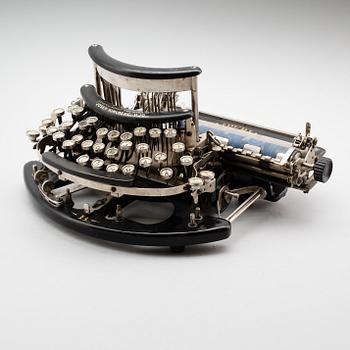 SKRIVMASKIN, The Imperial Typewriter Co Ltd, Leicester, Josef Kihlberg, Hjo, 1900-talets första hälft.
