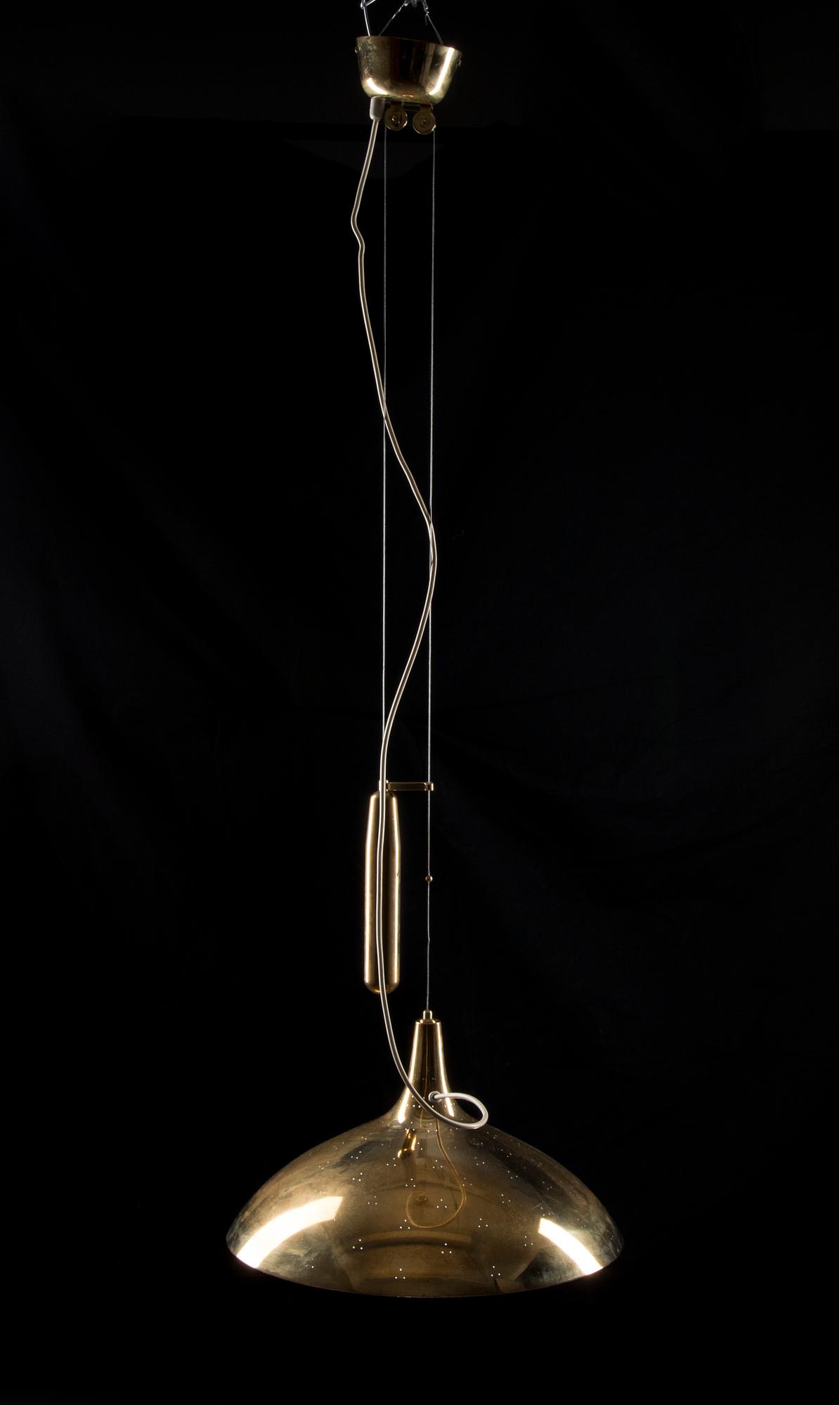 TAKLAMPA, Paavo Tynell, Oy Taito Ab. Formgiven 1948.