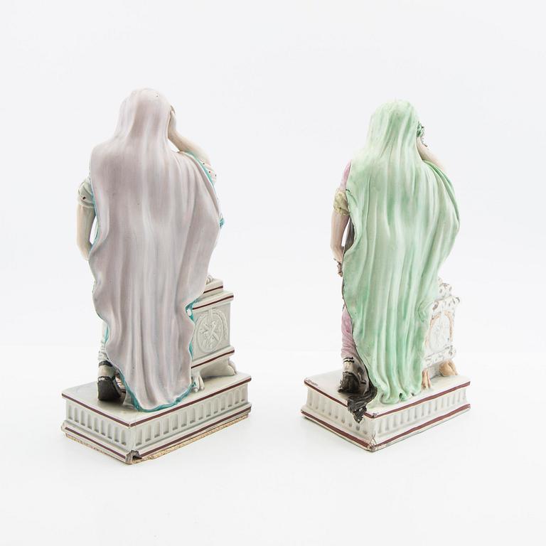 Figuriner, 2 st., "Andromarche before Hector's Ashes", Leeds, 1800-tal.