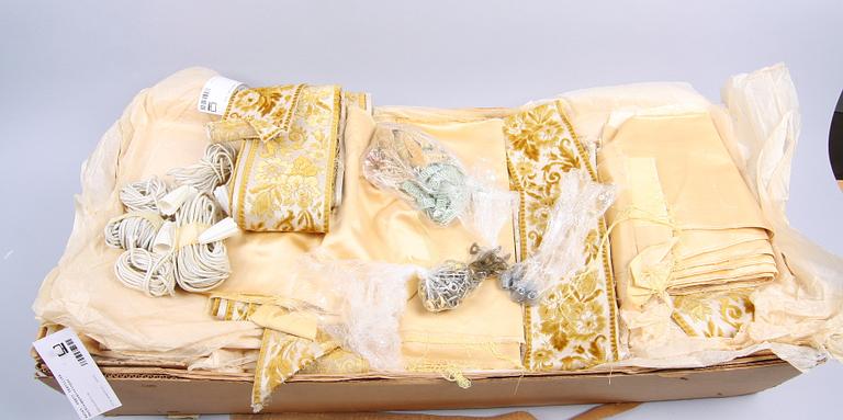 PARTI TEXTILIER. Gardinuppsättningar.