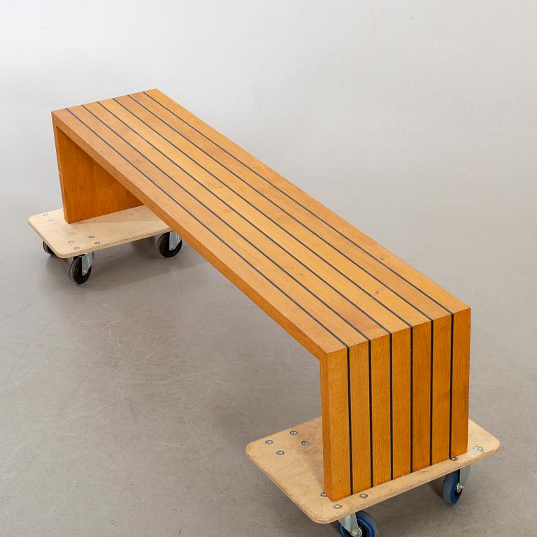 AN OAK BENCH "MARIN ACCENNT" DESIGN BY OLOF PIRA, OAK.