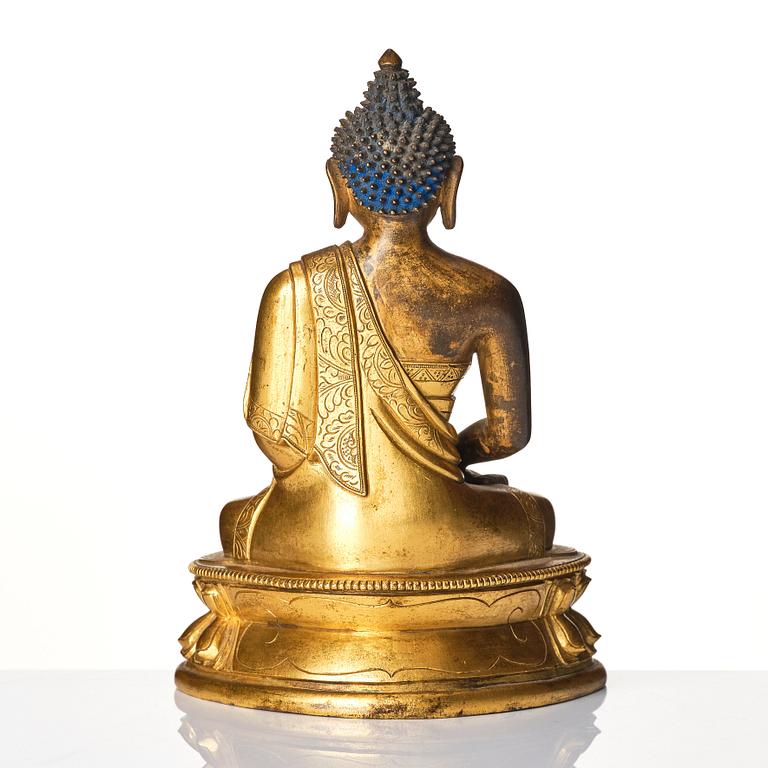 Buddha, förgylld brons. Tibet, 1600-/1700-tal.