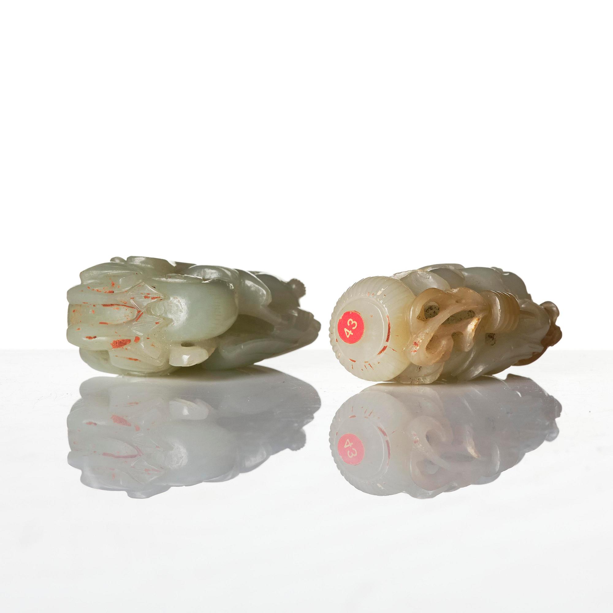 Figuriner, två stycken, jade. Qingdynastin, 1800-tal.