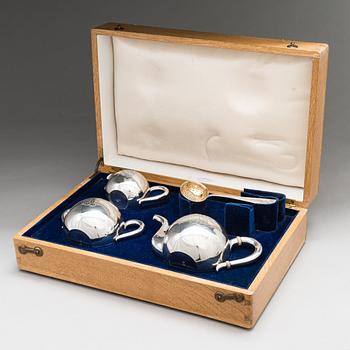 A Russian 4-piece silver tea set in original box, Saint Petersburg 1894. Unidentified master, C.A.