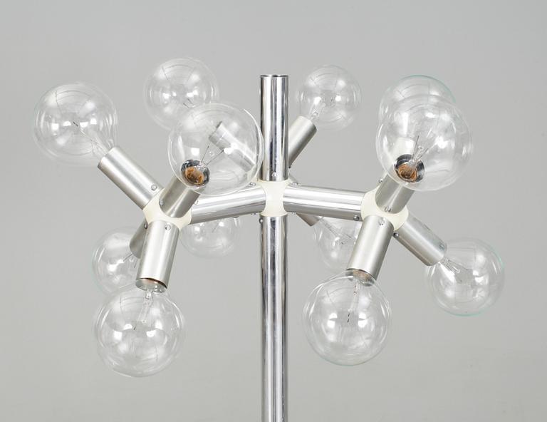 GOLVLAMPA, troligen Italien. 1900-talets slut.