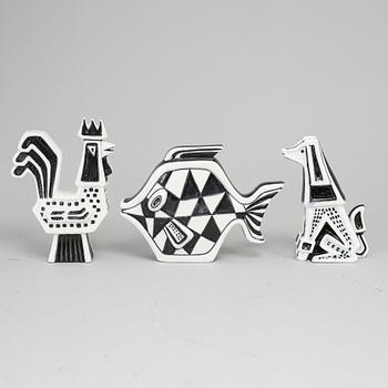 GUNNAR NYLUND, figuriner, 3 st, fisk, tupp och hund, Rörstrand 1950-60-tal.