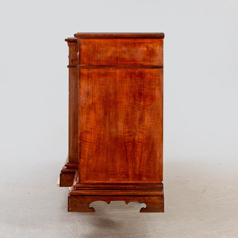 A display cabinet modern.