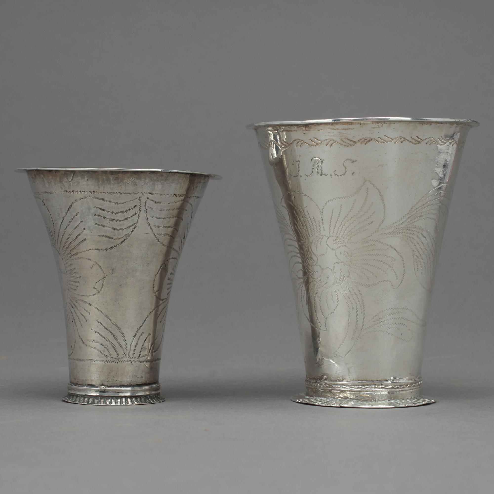 BÄGARE, 2 st, silver, Johan Berg, Stockholm 1763 samt Johan Sacklén, Jönköping 1804, tot vikt 98 gram.