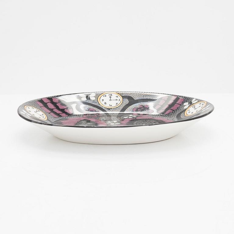 Birger Kaipiainen, A decorative porcelain dish, 'Elegance/6', numbered 133. Pro Arte, Arabia.