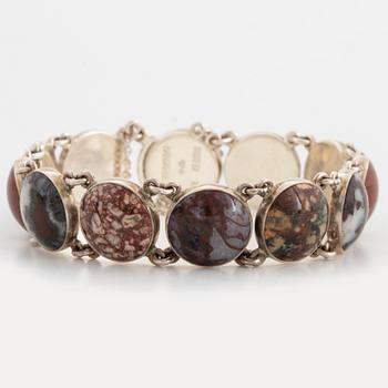 ARMBAND, silver och cabochonslipad porfyr, Älvdalens Nya Porfyrverk.