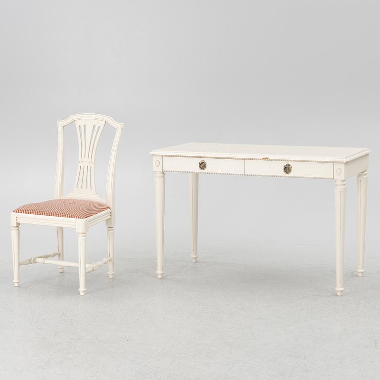 Skrivbord med stol, "Signum Gustavus", 1900-talets slut.