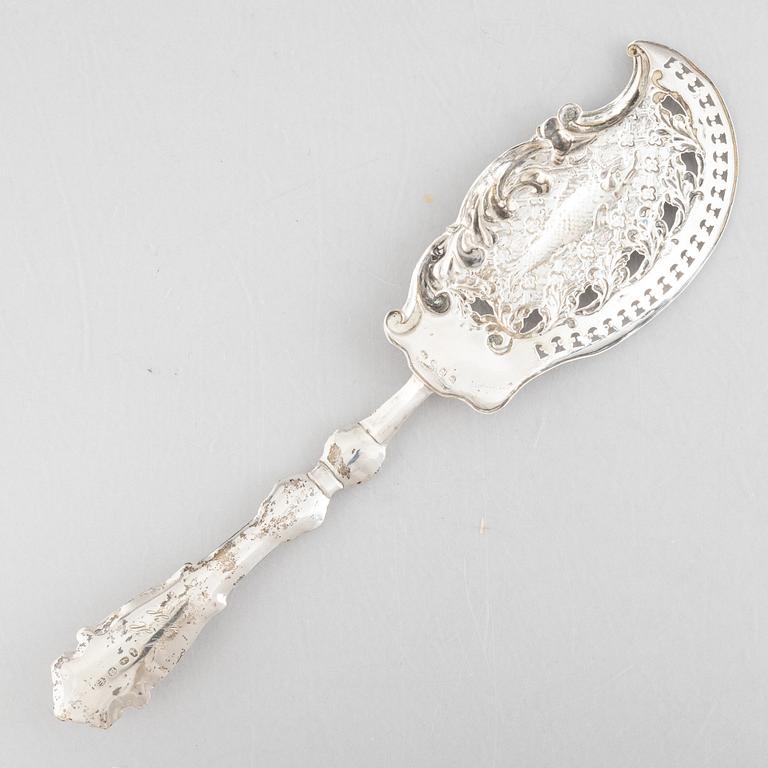 A Danish silver fish server, control mark of Peter R. Hinnerup, Copenhagen 1842.
