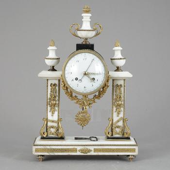 BORDSPENDYL, Louis XVI-stil, 1900-tal.