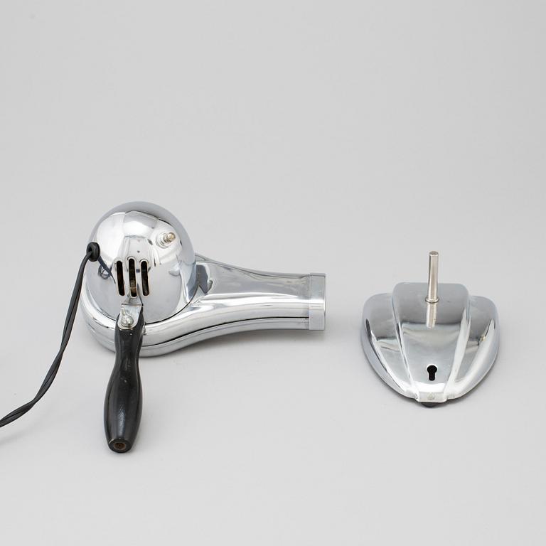 An 'Eskimo' hair dryer from Bersted MFG Co, Canada, mid 20th century.