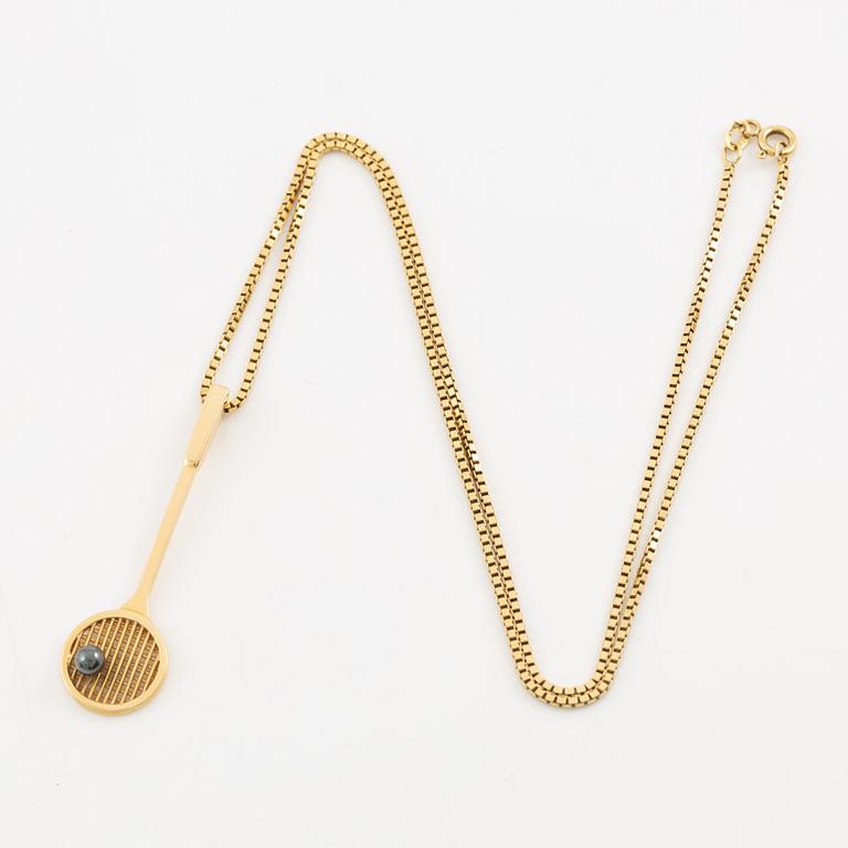 Chain with pendant, in the shape of a squash racket, 18K gold.