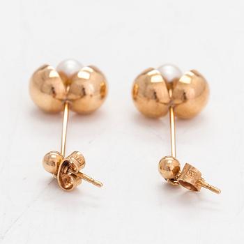 Olli Auvinen, ring and earrings, 14K gold and cultured pearls. Westerback, Helsinki 1967 and 1968.