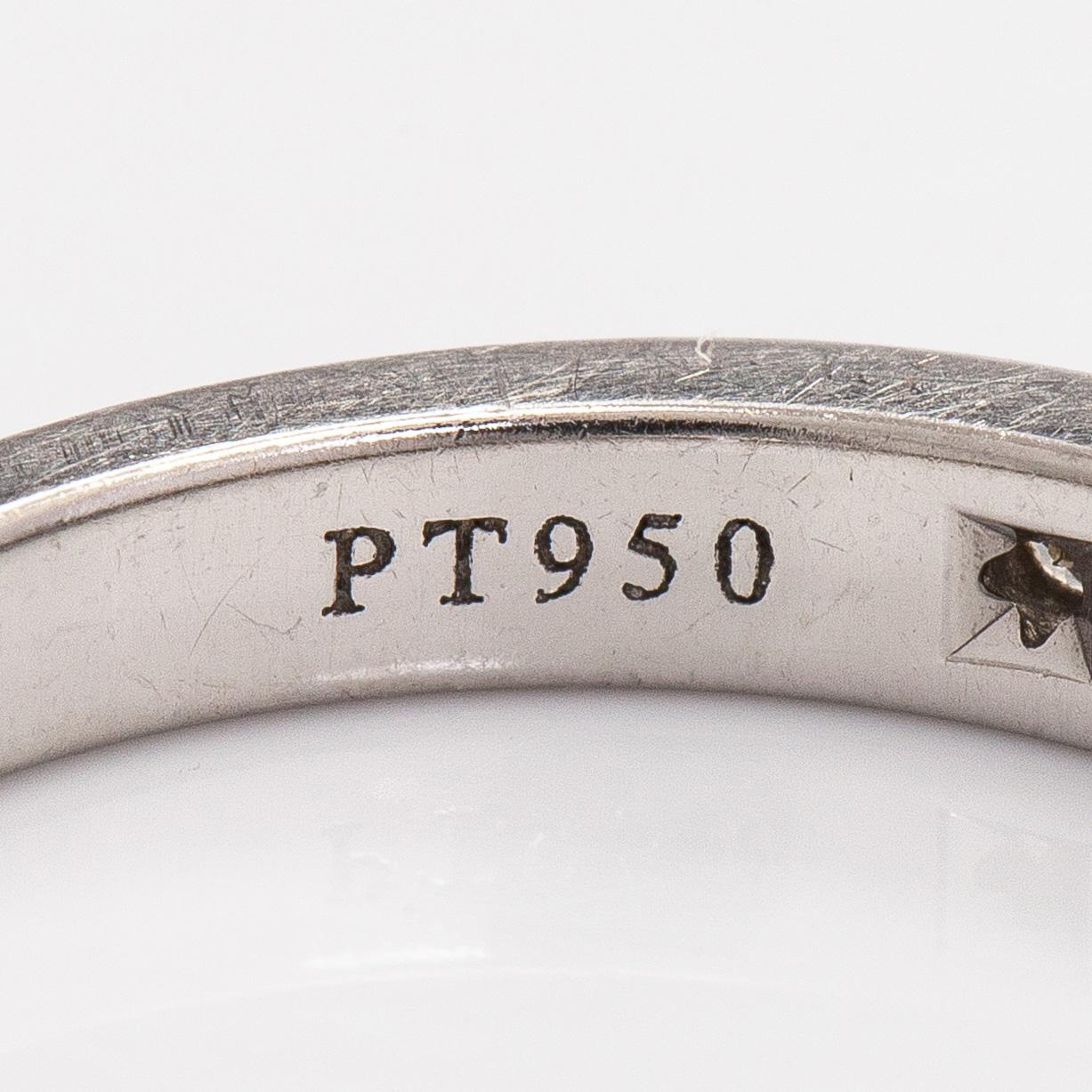 Tiffany & Co, sormus, "Tiffany Setting", platinaa ja briljanttihiottuja timantteja.