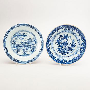 A set of ten different Chinese porcelain plates 18/19th century.