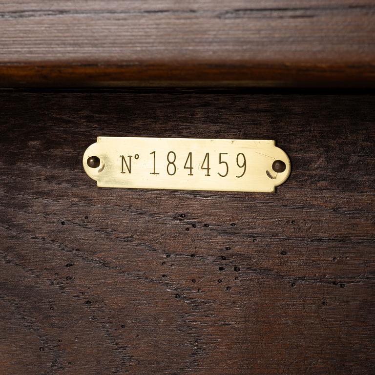 Dining table, contemporary.
