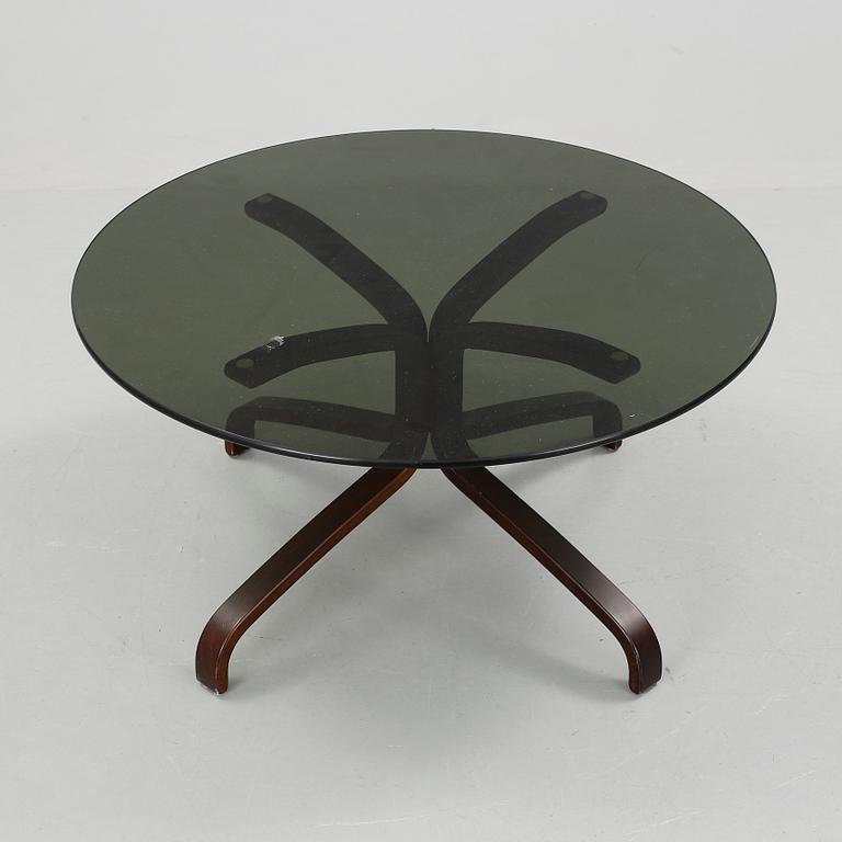 FÅTÖLJ och BORD, "Falcon chair", Sigurd Russel, Vatne möbler, Norge, 1970-tal.