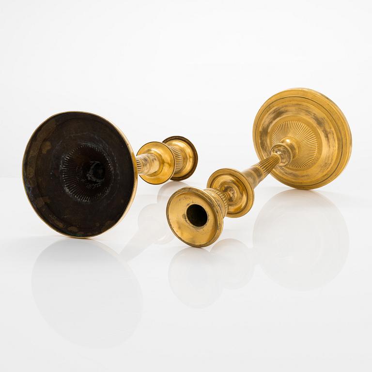 Kandelabrar, ett par och ljusstakar, ett par, Frankrike tidigt 1800-tal.