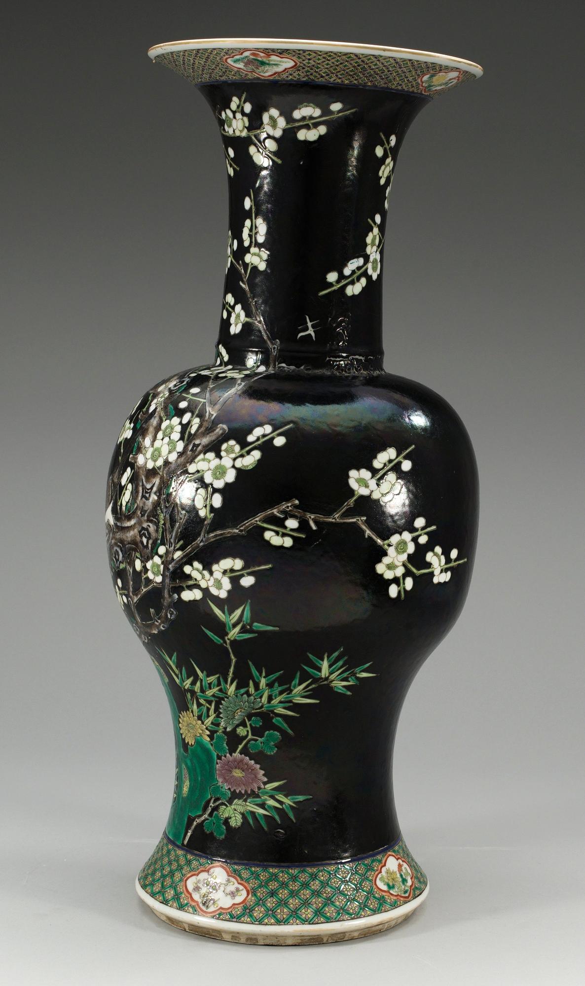 VAS, porslin. Sen Qing dynasti (1644-1912).