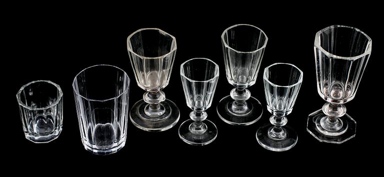 SERVIS, 65 delar, snarlika, "Karlberg", Kosta, 1900-tal.