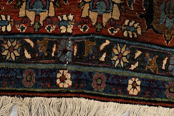 A carpet, semi-antique Veramin, ca 300 x 204 cm.