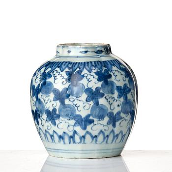 A blue and white jar, Ming dynasty, Wanli (1572-1620).