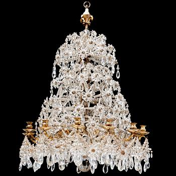 1266. A Baroque-style 19th century twelve-light chandelier.