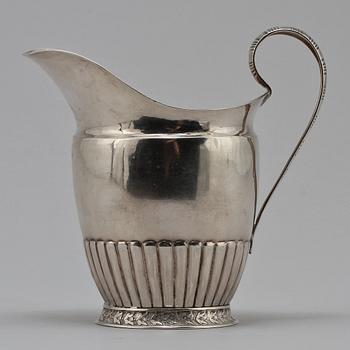 MJÖLKKANNA, silver, O. Pehr Hallberg, Norrköping, 1837.
