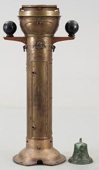 NAKTERHUS SAMT FARTYGSKLOCKA, mässing resp brons, 1930.