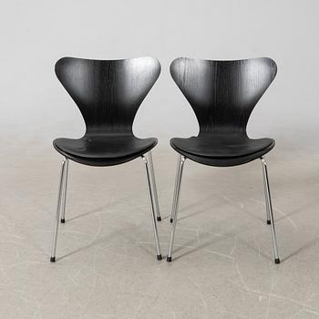Arne Jacobsen, chairs, a pair, "The Seven", Fritz Hansen, Denmark 2007.