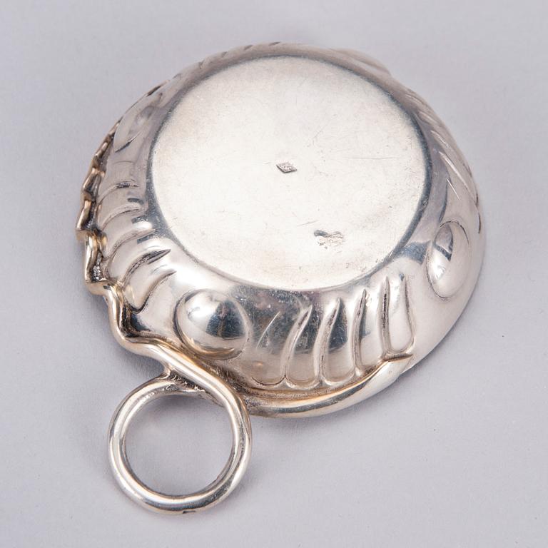 TASTEVIN, silver, Hénin et Cie, Frankrike ca 1900. Vikt 71,5 g.