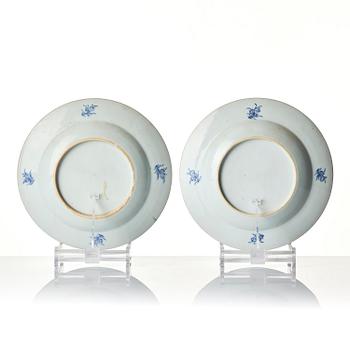 A set of six armorial dinner plates, Qing dynasty, 18th century.