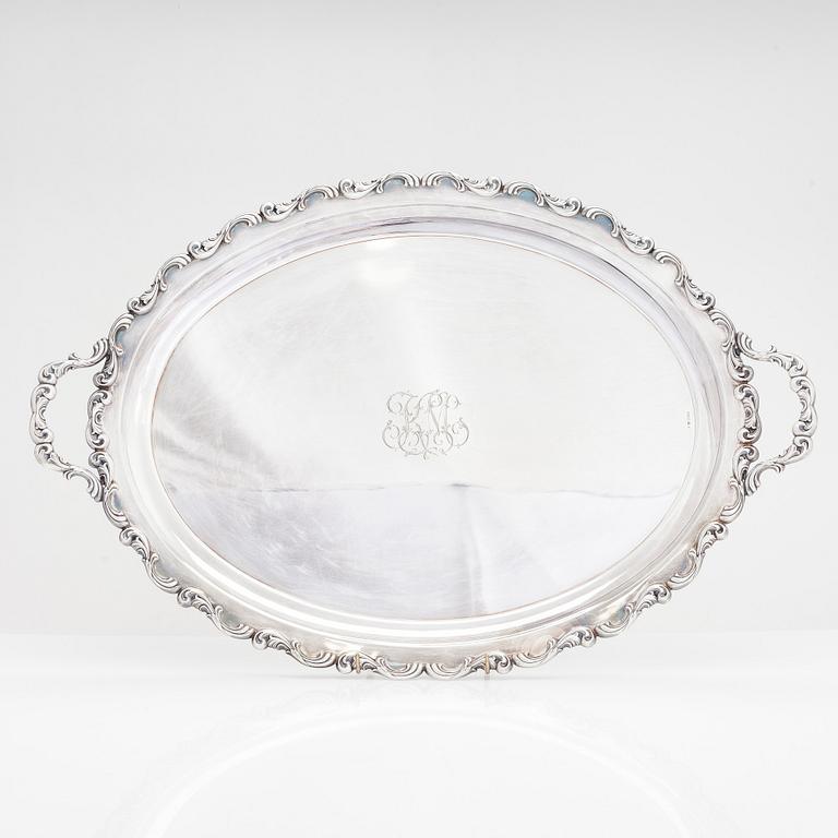 A silver tray, by Auran Kultaseppä oy, Turku 1970.