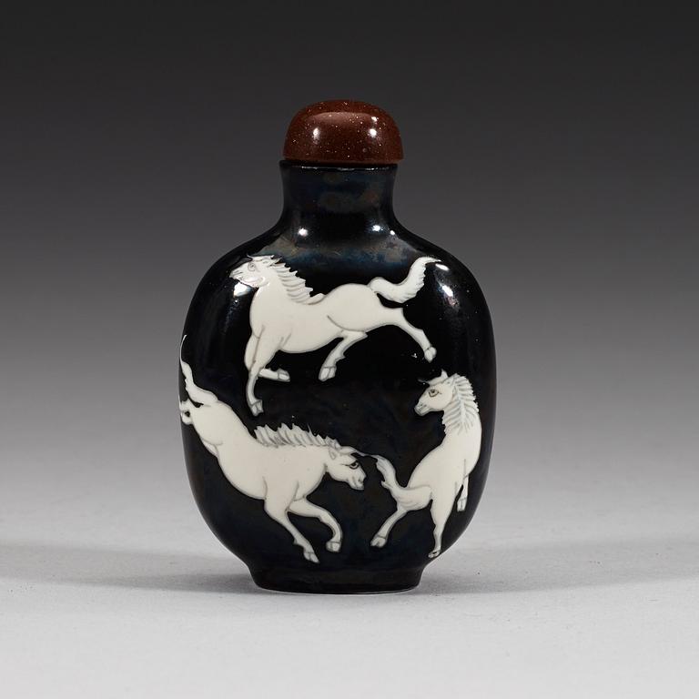 SNUSFLASKA, porslin. Qing dynastin (1644-1912).