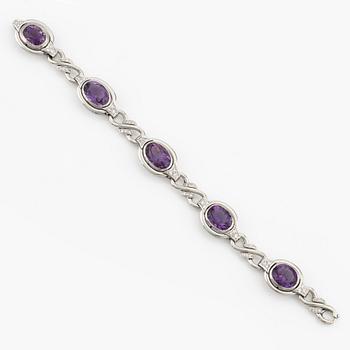 Bracelet, 14K white gold with amethysts and diamonds.