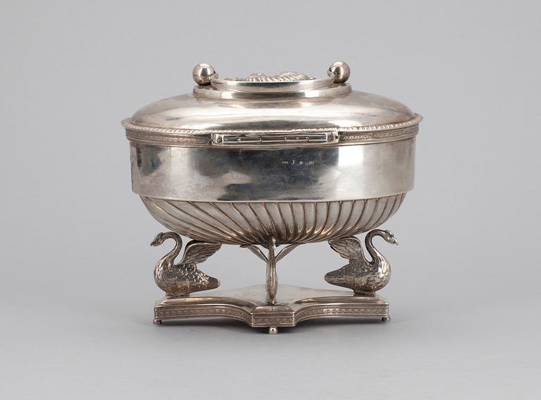 SOCKERSKRIN, silver, empire, Anders Lundqvist, Stockholm 1820. Vikt ca 700 gram.